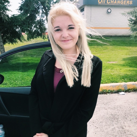 Meet your Posher, Adyboh - Picture 2 of 3